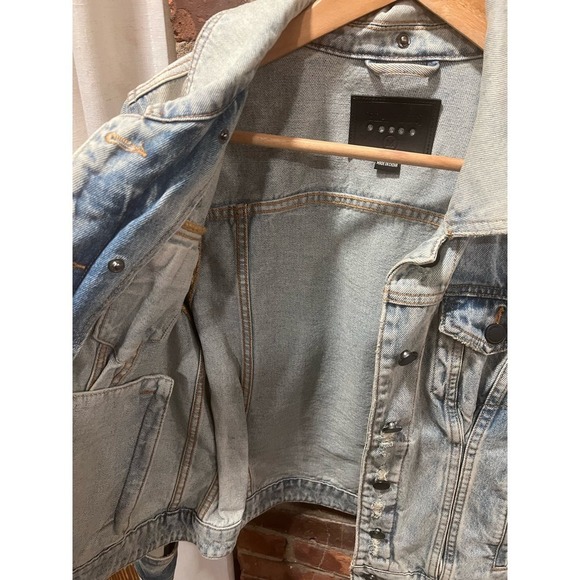 BLANKNYC Denim Light Wash Distressed Jean Jacket M - Picture 4 of 11